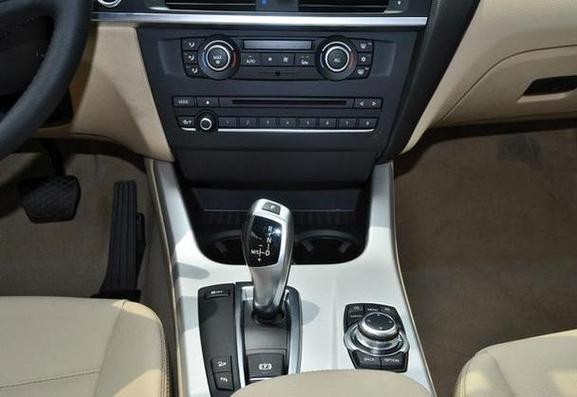 宝马x3正确挂档视频 宝马x3s档怎么挂