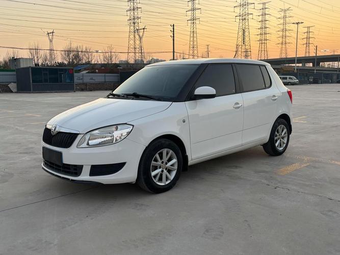 适合女性的两厢小型车 适合女性的两厢小型车有哪些